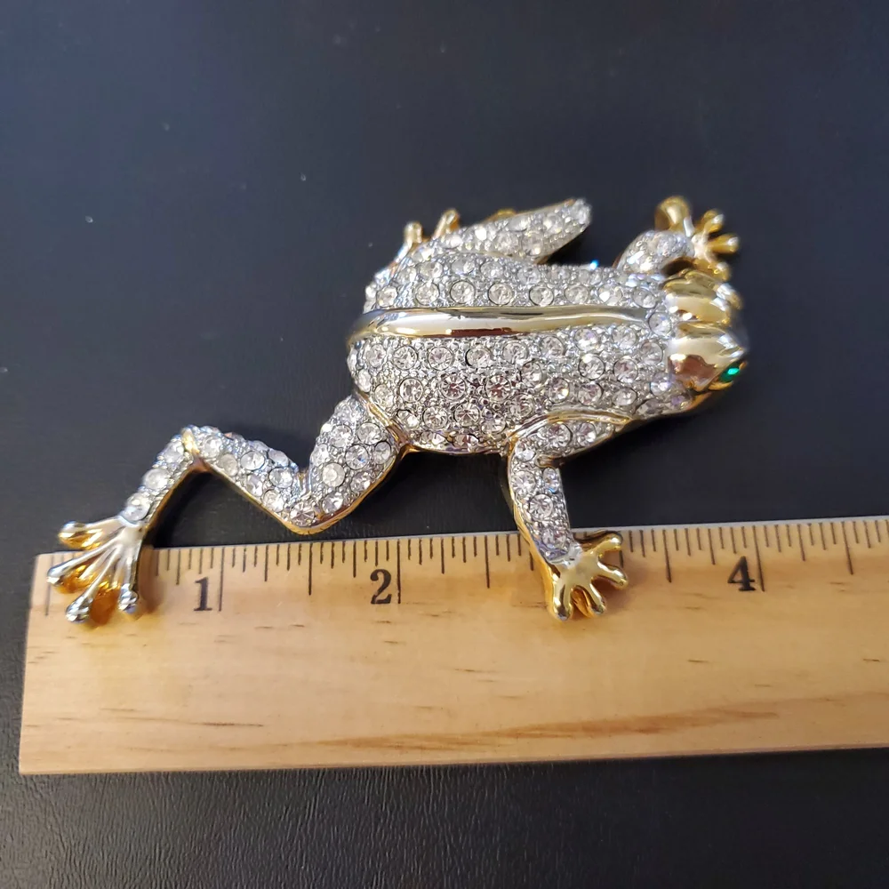 Vintage Large Frog Brooch. Gold-tone.